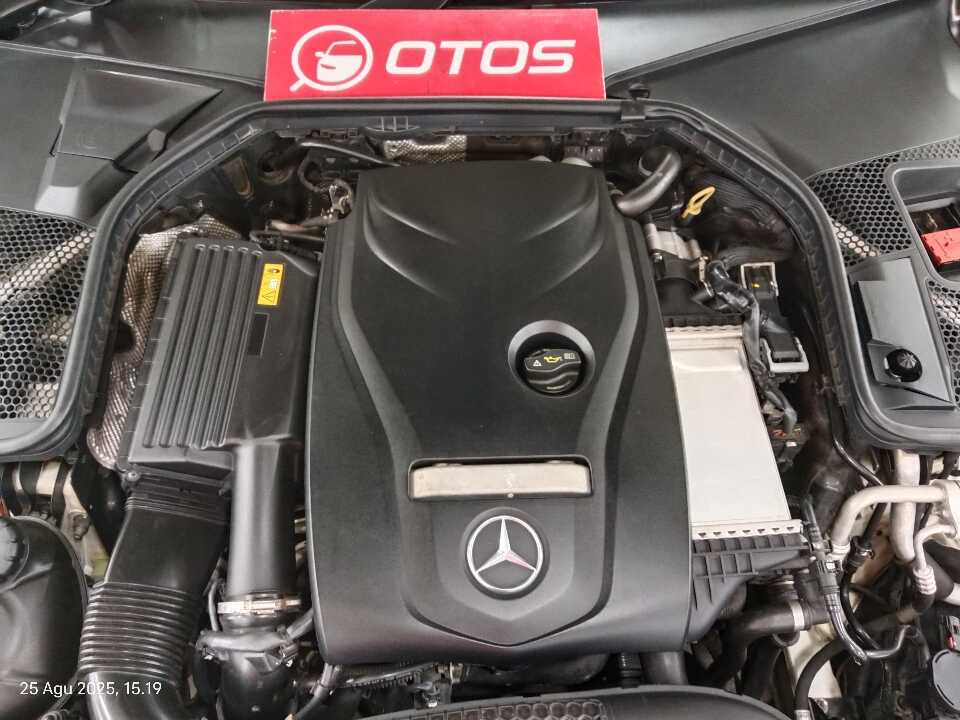 Foto Mobil Bekas Mesin Mercedes-Benz C200 2.0 W205 tahun 2018