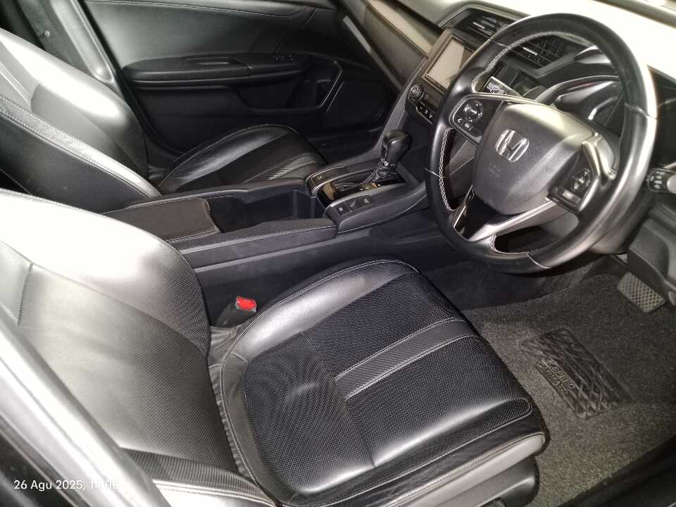 Foto Mobil Bekas Kabin Depan Honda Civic 1.5 Turbo tahun 2019
