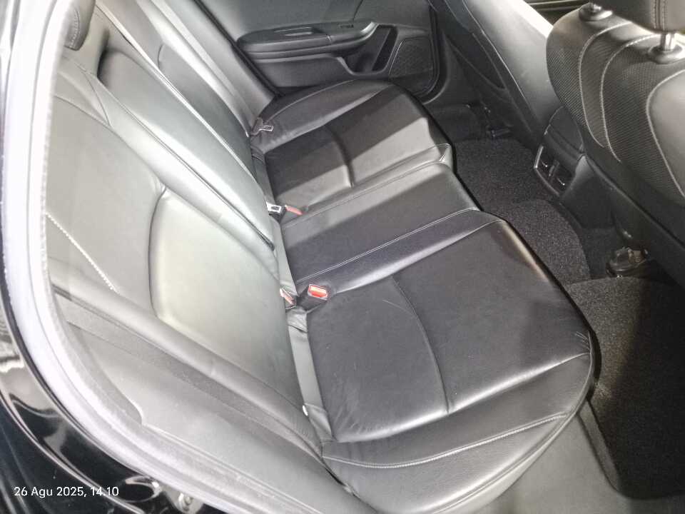 Foto Mobil Bekas Kabin Belakang Honda Civic 1.5 Turbo tahun 2019