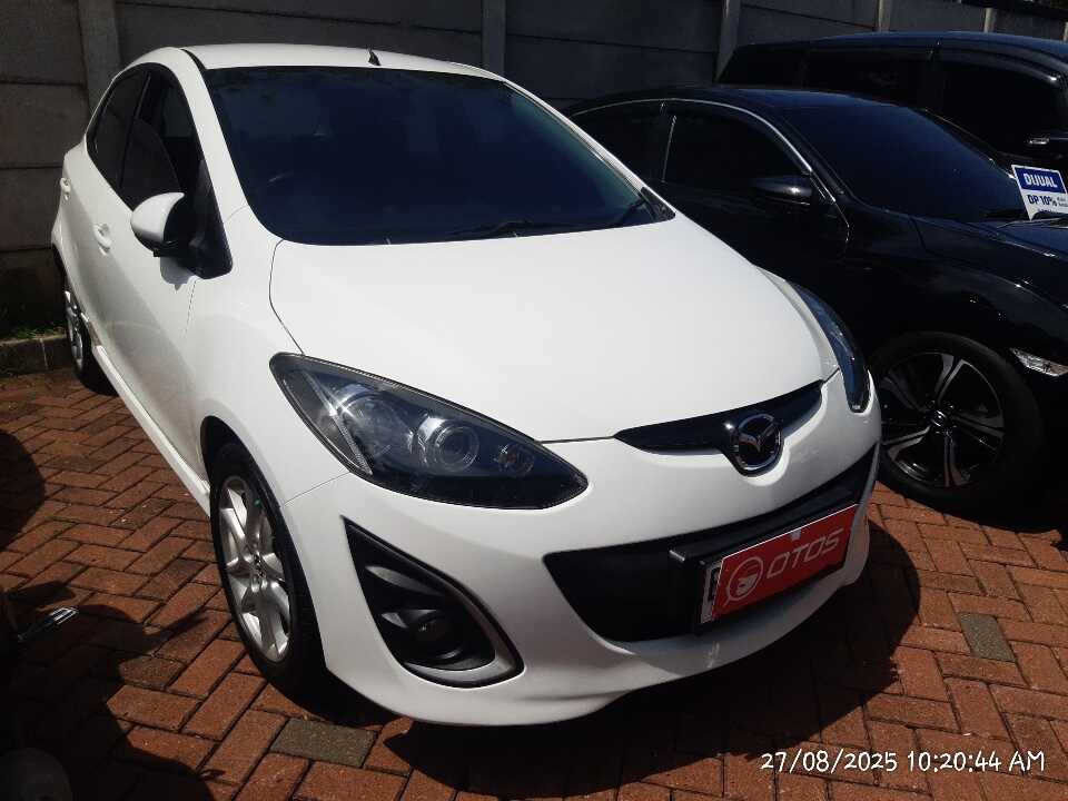 2013 Mazda 2 1.5 R - Foto 1 dari 6