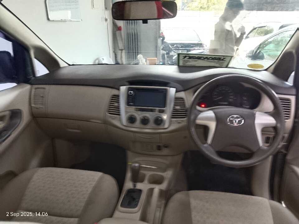 Foto Mobil Bekas Dashboard Toyota Innova 2.5 G tahun 2013
