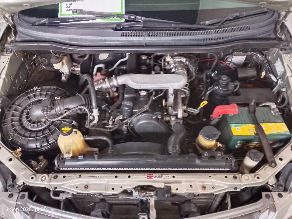 Foto Mobil Bekas Mesin Toyota Innova 2.5 G tahun 2013