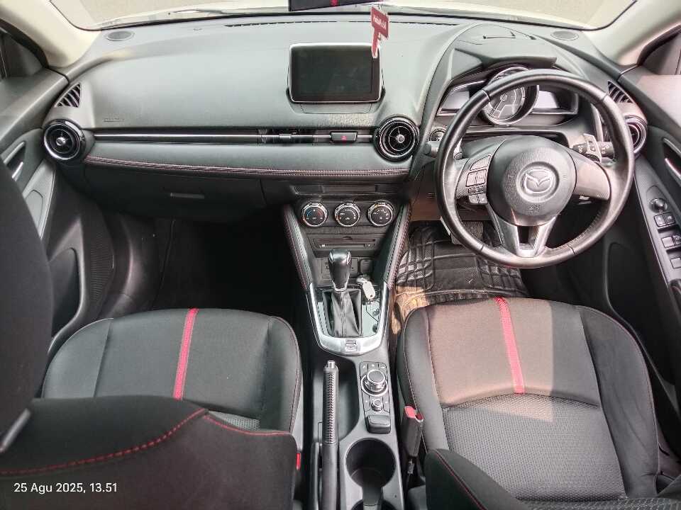 Foto Mobil Bekas Dashboard Mazda 2 1.5 GT Skyactive tahun 2016