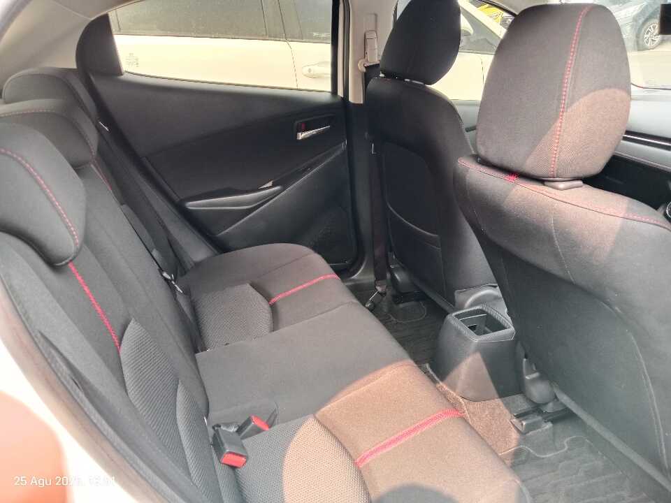 Foto Mobil Bekas Kabin Belakang Mazda 2 1.5 GT Skyactive tahun 2016