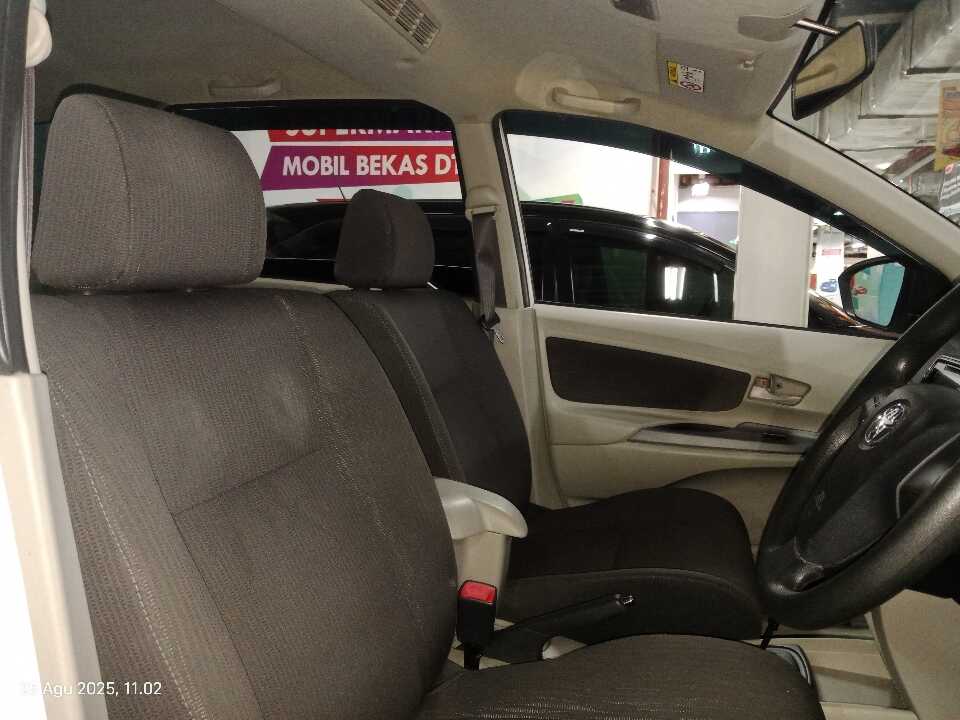 Foto Mobil Bekas Kabin Depan Toyota Avanza 1.3 G tahun 2020