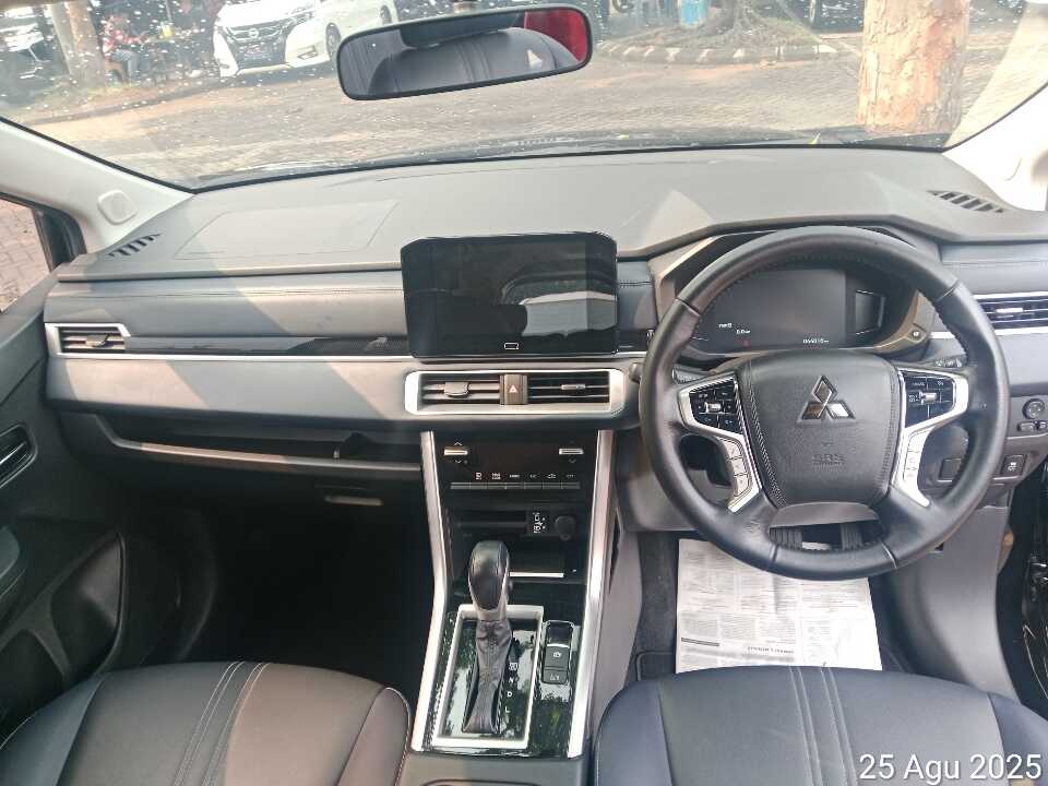 Foto Mobil Bekas Dashboard Mitsubishi Xpander 1.5 Cross tahun 2023