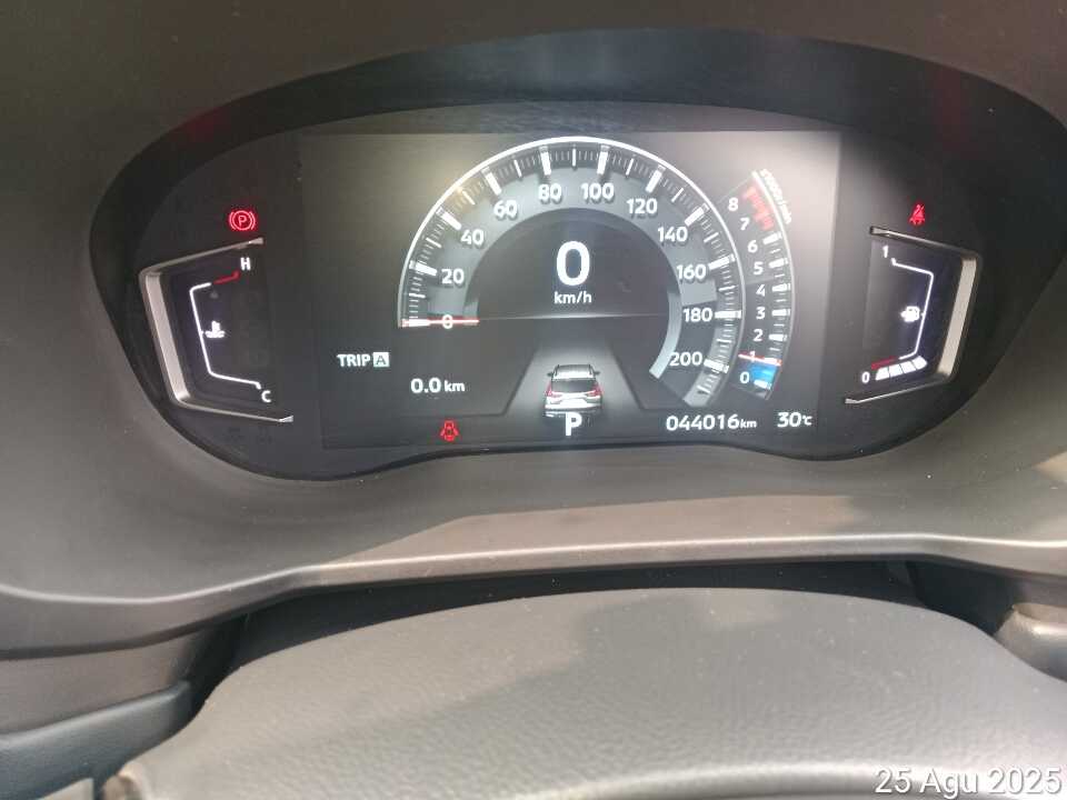 Foto Mobil Bekas Odometer Mitsubishi Xpander 1.5 Cross tahun 2023