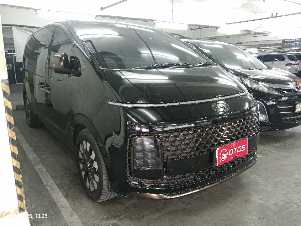 2021 Hyundai Staria 2.2 - Foto 1 dari 6