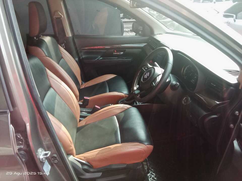 Foto Mobil Bekas Kabin Depan Suzuki Ertiga 1.5 GX tahun 2021