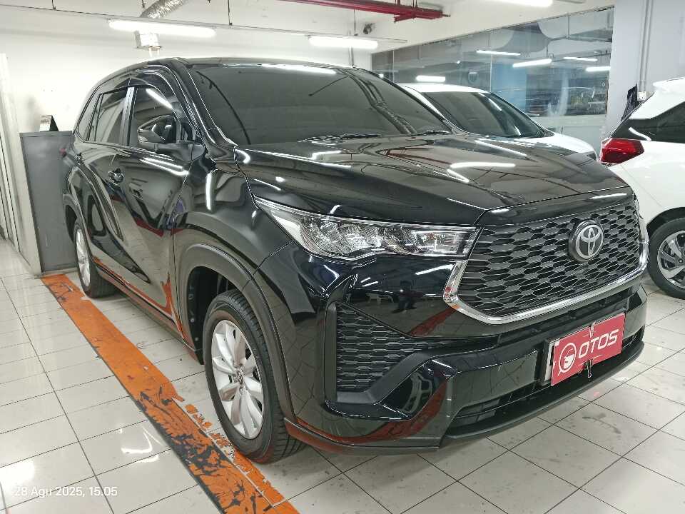 2022 Toyota Kijang Innova 2.0 Zenix V CVT - Foto 1 dari 6