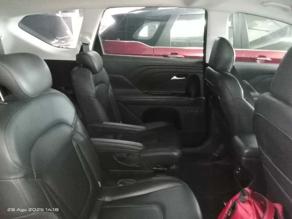 Foto Mobil Bekas Kabin Belakang Hyundai Stargazer 1.5 Prime tahun 2022