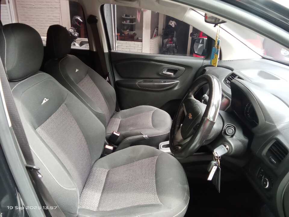 Foto Mobil Bekas Kabin Depan Chevrolet Spin 1.5 ACTIV tahun 2015