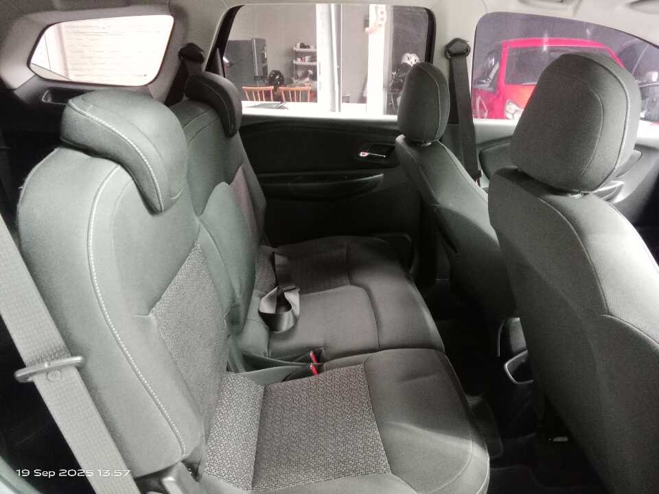 Foto Mobil Bekas Kabin Belakang Chevrolet Spin 1.5 ACTIV tahun 2015