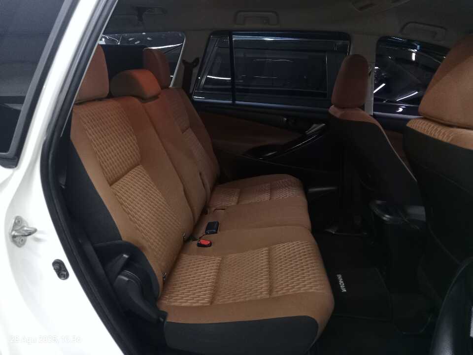 Foto Mobil Bekas Kabin Belakang Toyota Innova 2.0 G tahun 2020