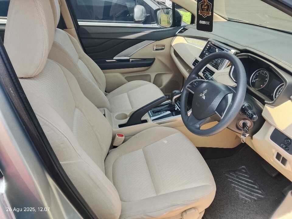 Foto Mobil Bekas Kabin Depan Mitsubishi Xpander 1.5 Exceed tahun 2017