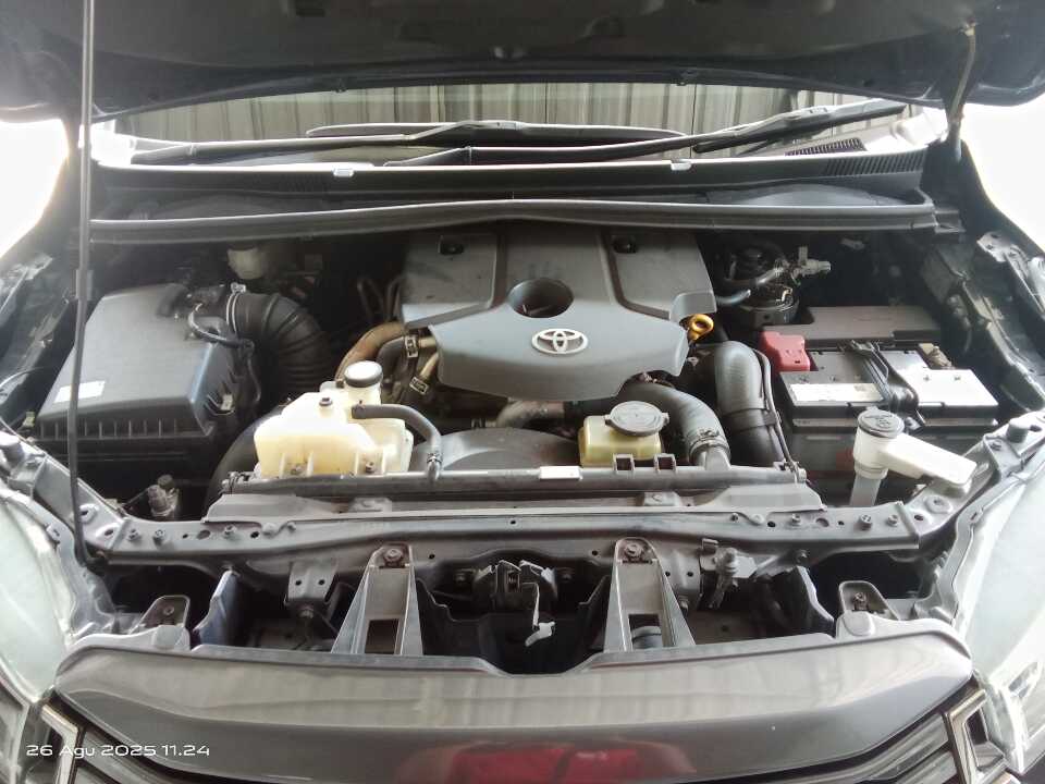 Foto Mobil Bekas Mesin Toyota Innova 2.4 Venturer tahun 2021