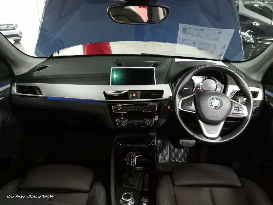 Foto Mobil Bekas Dashboard BMW X1 1.5 Sdrive18i tahun 2021