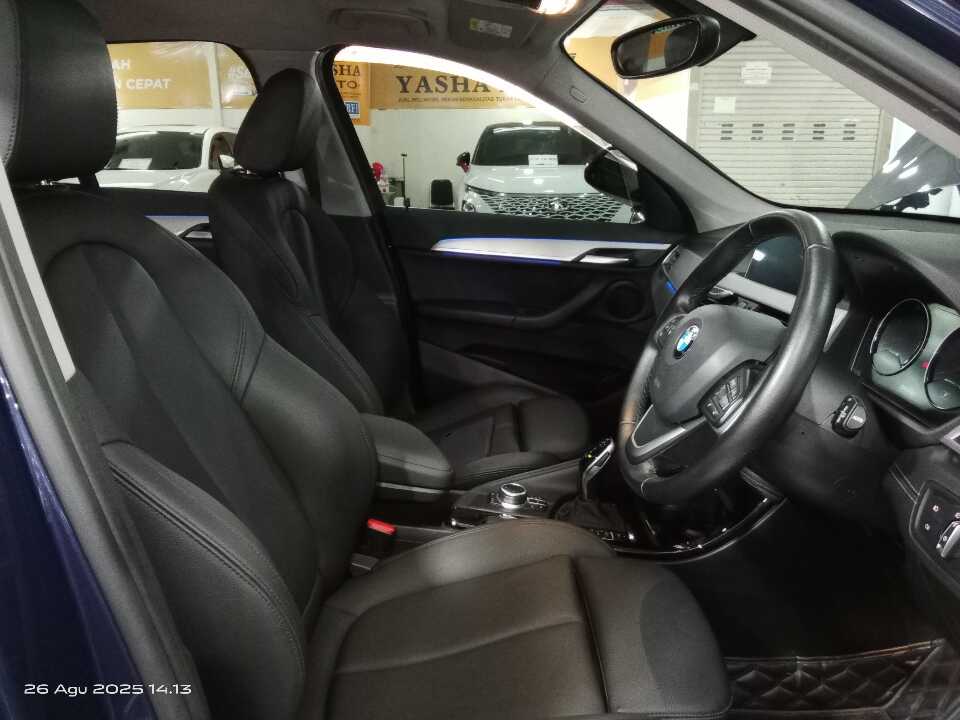 Foto Mobil Bekas Kabin Depan BMW X1 1.5 Sdrive18i tahun 2021