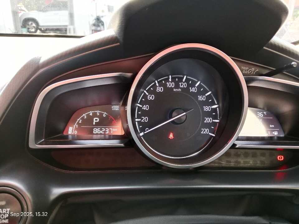 Foto Mobil Bekas Odometer Mazda 2 1.5 Skyactiv tahun 2018