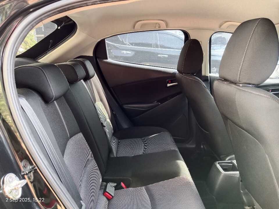 Foto Mobil Bekas Kabin Belakang Mazda 2 1.5 Skyactiv tahun 2018