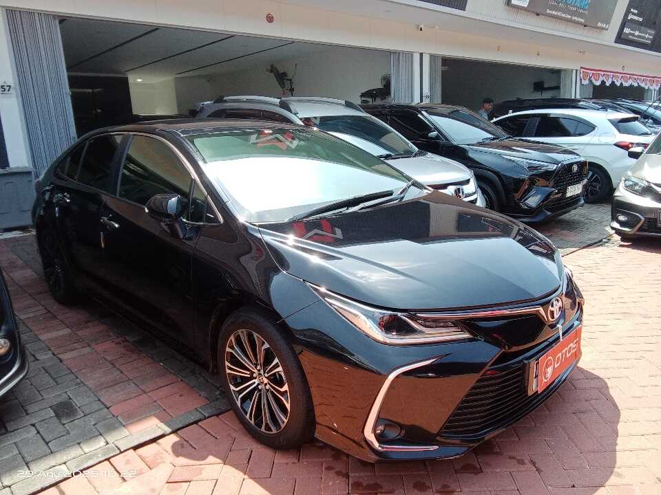 2022 Toyota Corolla Altis 1.8 V - Foto 1 dari 6