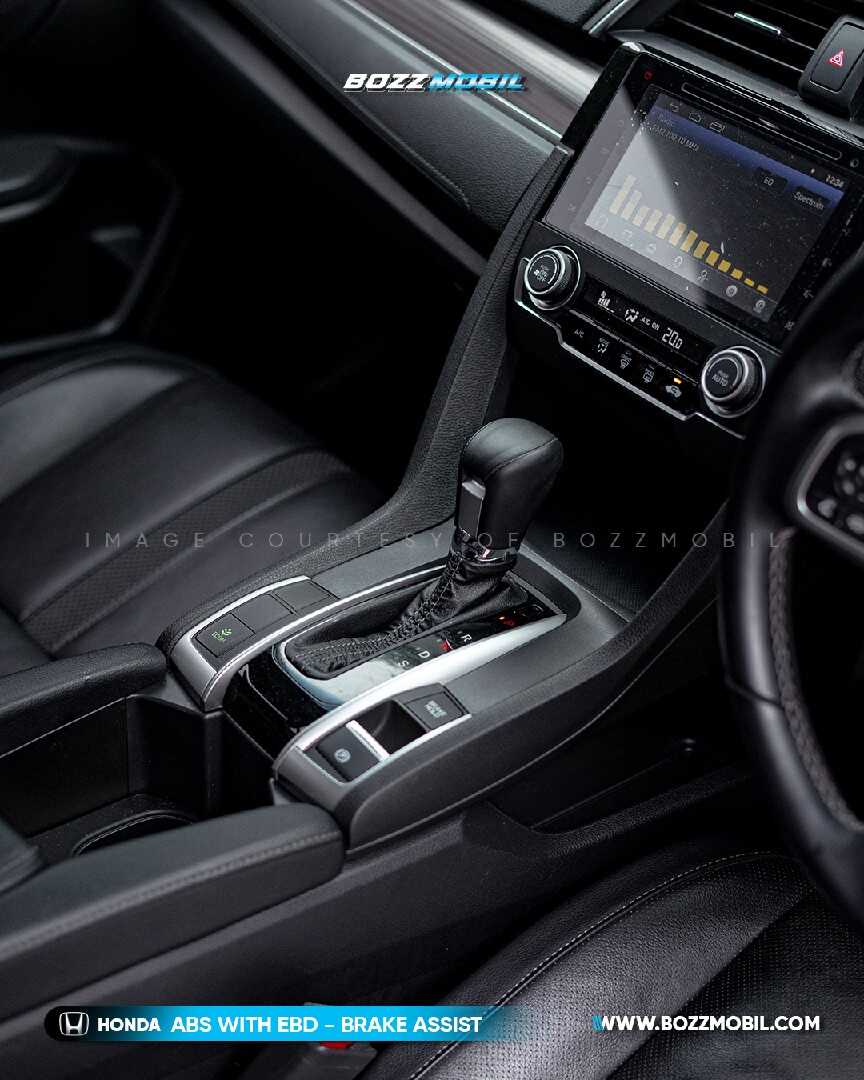 Foto Mobil Bekas Dashboard Honda Civic 1.5 Turbo tahun 2019