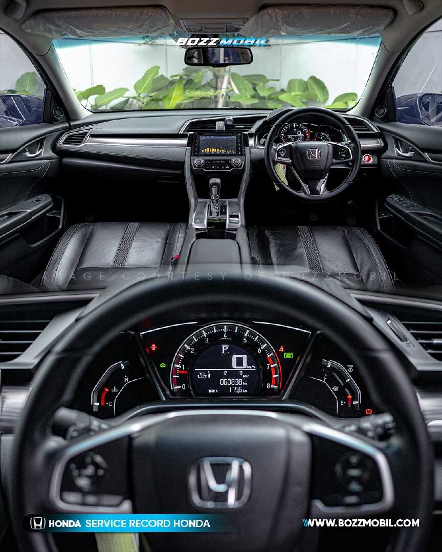 Foto Mobil Bekas Odometer Honda Civic 1.5 Turbo tahun 2019