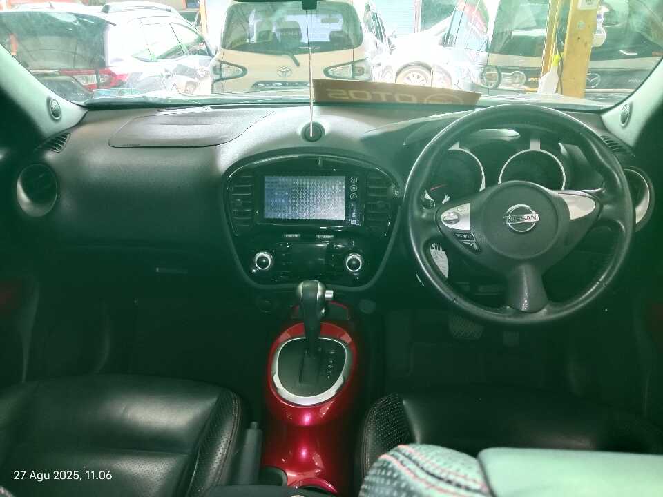 Foto Mobil Bekas Dashboard Nissan Juke 1.5 tahun 2016