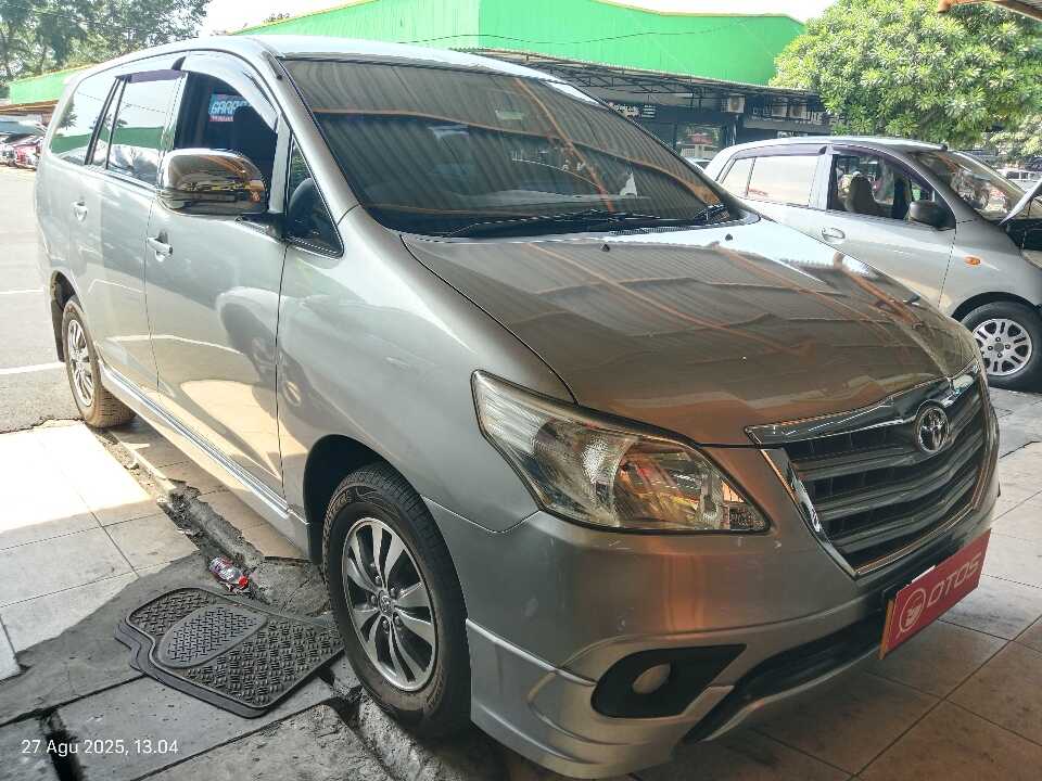 2014 Toyota Kijang Innova 2.5 G - Foto 1 dari 6