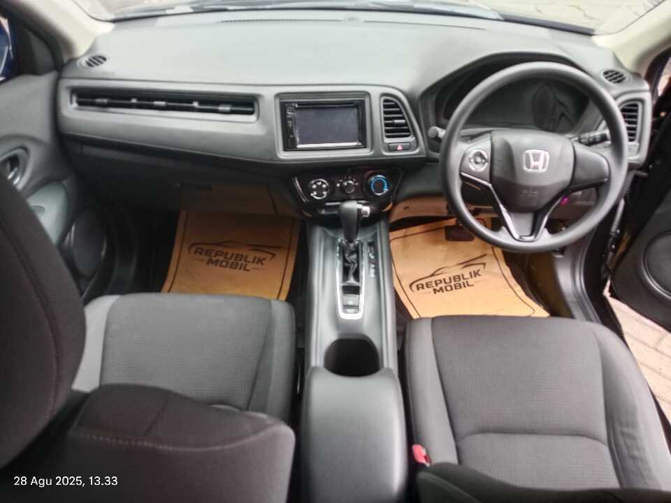 Foto Mobil Bekas Dashboard Honda HR-V 1.5 S tahun 2019