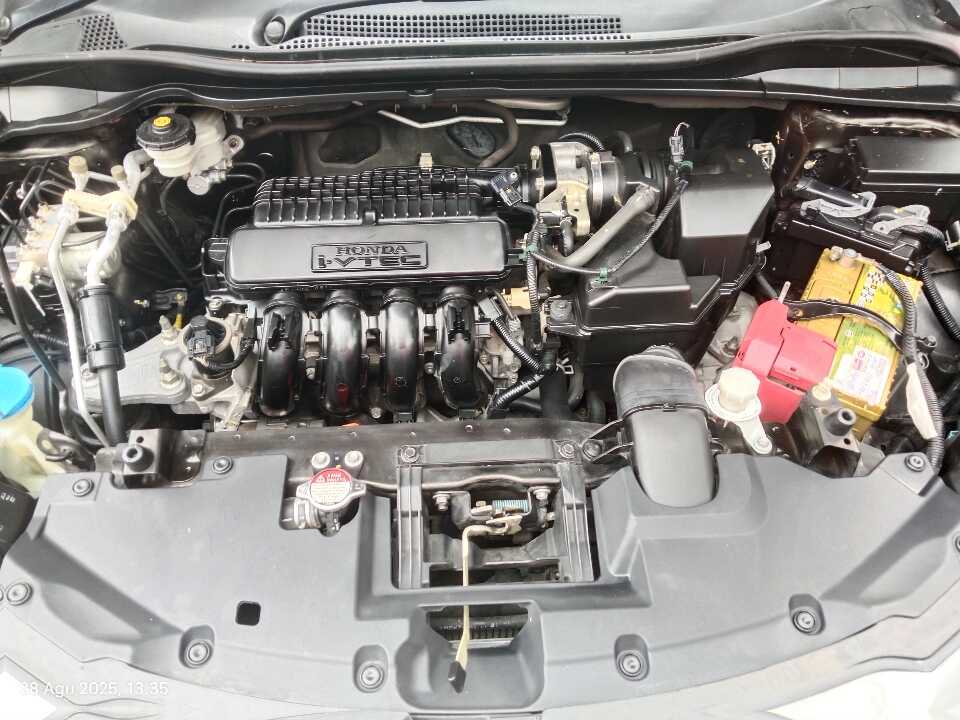 Foto Mobil Bekas Mesin Honda HR-V 1.5 S tahun 2019