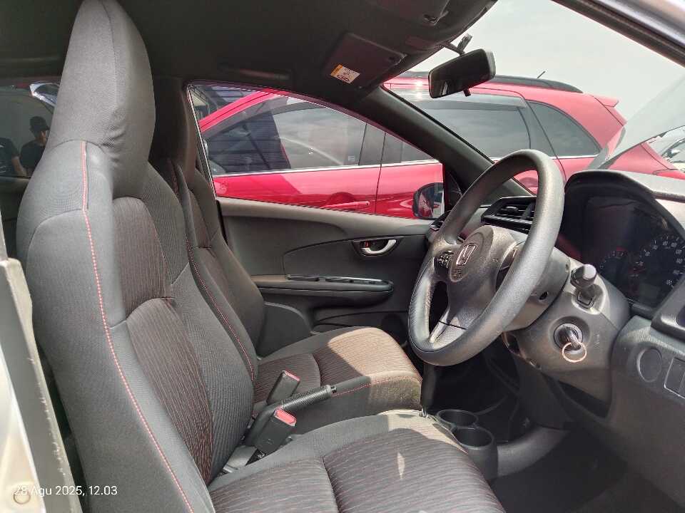Foto Mobil Bekas Kabin Depan Honda Brio 1.2 RS tahun 2018