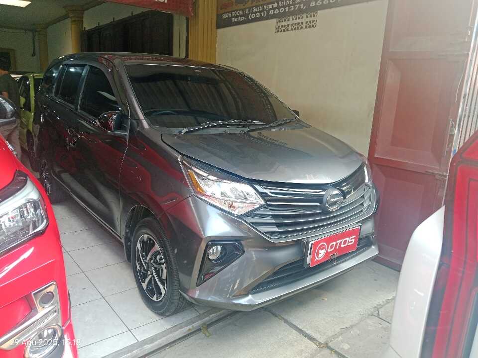 2024 Daihatsu Sigra 1.2 R - Foto 1 dari 6