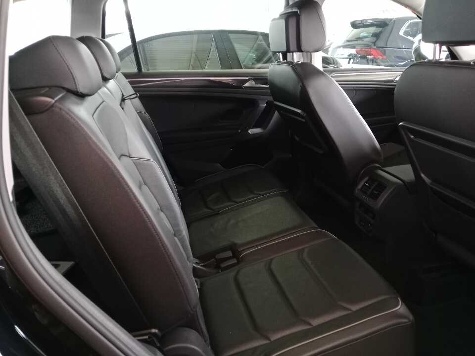 Foto Mobil Bekas Kabin Belakang Volkswagen Tiguan 1.4 TSI Allspace tahun 2022