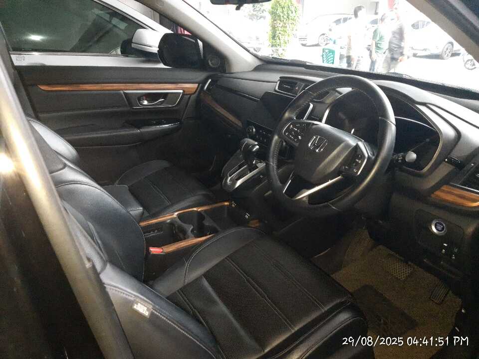 Foto Mobil Bekas Kabin Depan Honda CR-V 1.5 Turbo Prestige tahun 2022