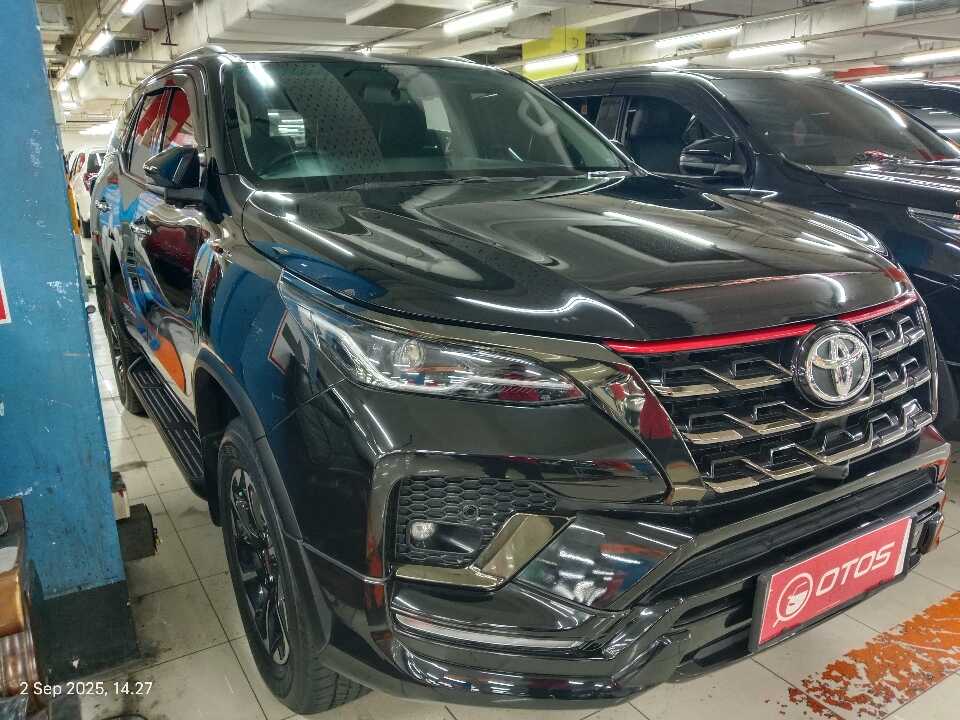 2021 Toyota Fortuner 2.4 4X2 VRZ - Foto 1 dari 6