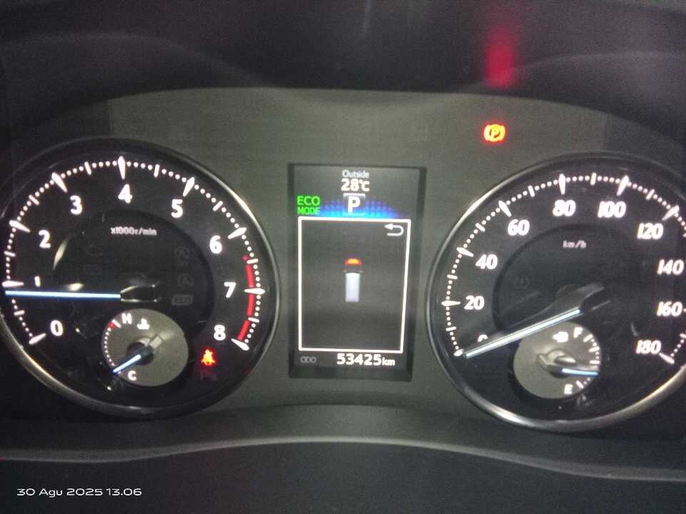 Foto Mobil Bekas Odometer Toyota Vellfire 2.5 G tahun 2017