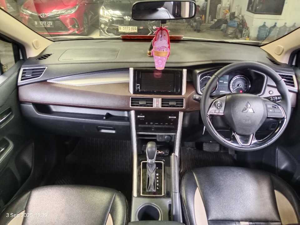 Foto Mobil Bekas Dashboard Mitsubishi Xpander 1.5 Cross tahun 2021