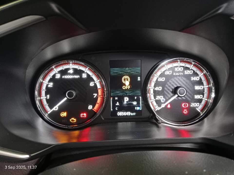 Foto Mobil Bekas Odometer Mitsubishi Xpander 1.5 Cross tahun 2021