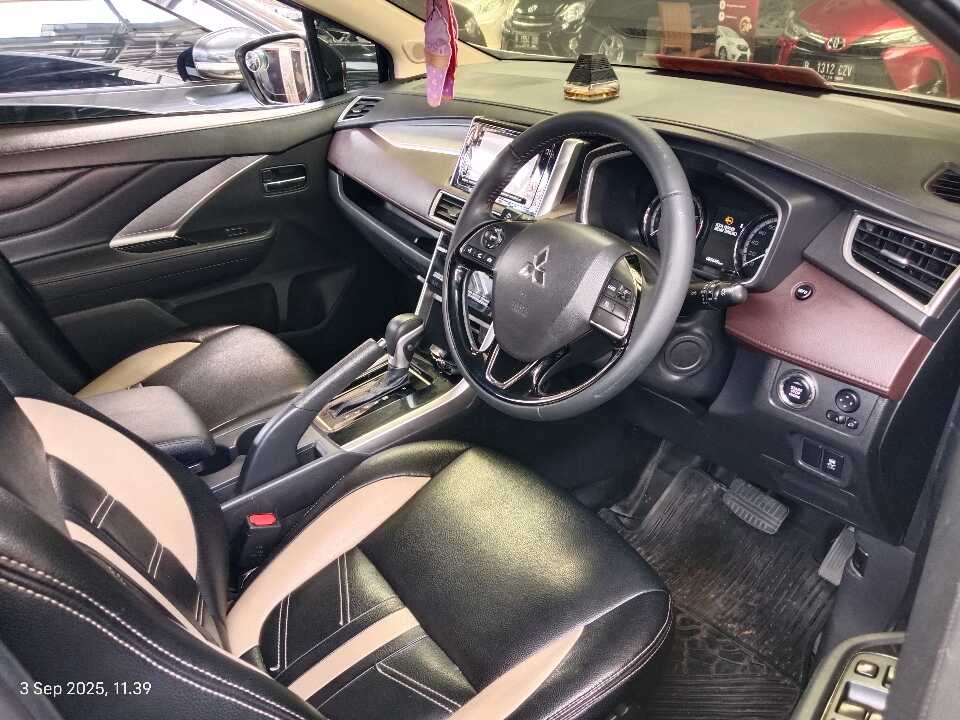 Foto Mobil Bekas Kabin Depan Mitsubishi Xpander 1.5 Cross tahun 2021