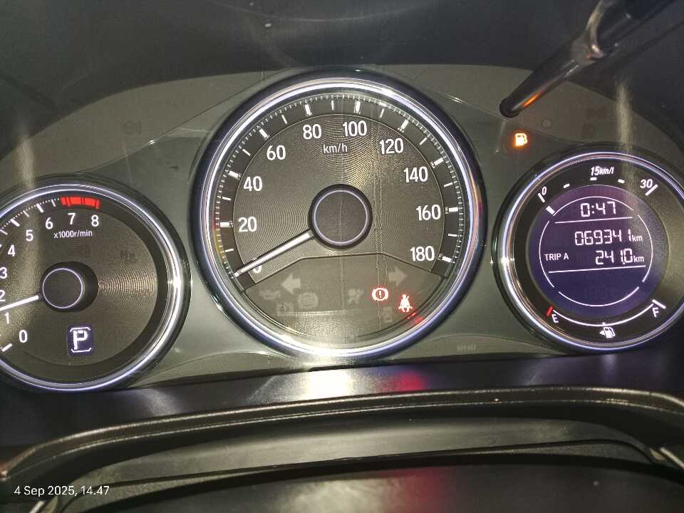 Foto Mobil Bekas Odometer Honda BR-V 1.5 E tahun 2016