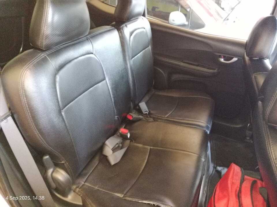 Foto Mobil Bekas Kabin Belakang Honda BR-V 1.5 E tahun 2016