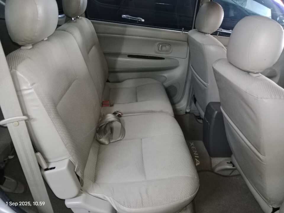 Foto Mobil Bekas Kabin Belakang Daihatsu Xenia 1.3 tahun 2011