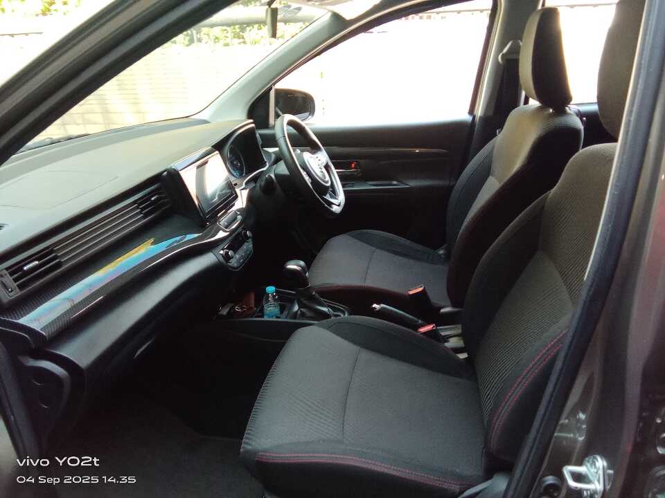 Foto Mobil Bekas Kabin Depan Suzuki Ertiga 1.5 Sport Hybrid tahun 2022