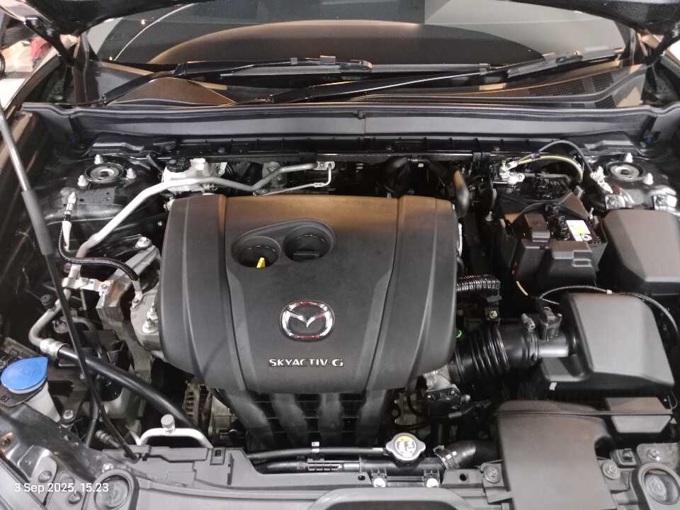 Foto Mobil Bekas Mesin Mazda CX-30 2.0 tahun 2023