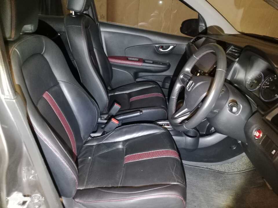 Foto Mobil Bekas Kabin Depan Honda BR-V 1.5 E Prestige tahun 2020