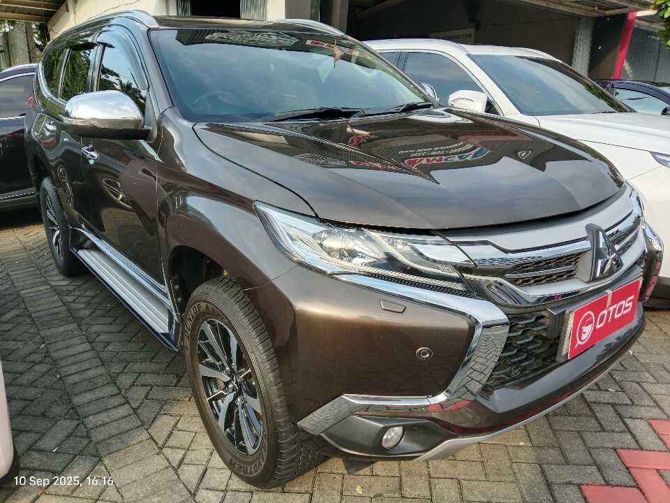 2017 Mitsubishi Pajero Sport 2.4 Dakar - Foto 1 dari 6