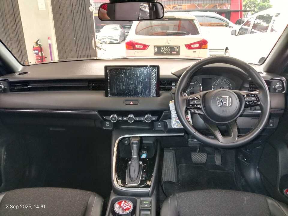 Foto Mobil Bekas Dashboard Honda HR-V 1.5 SE tahun 2023