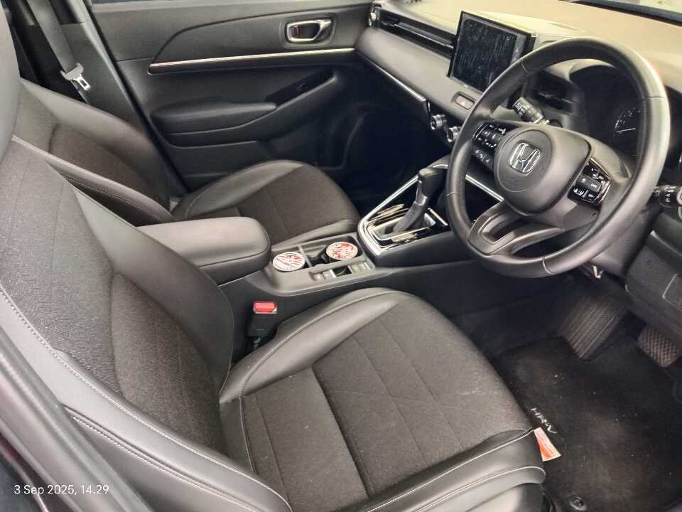 Foto Mobil Bekas Kabin Depan Honda HR-V 1.5 SE tahun 2023