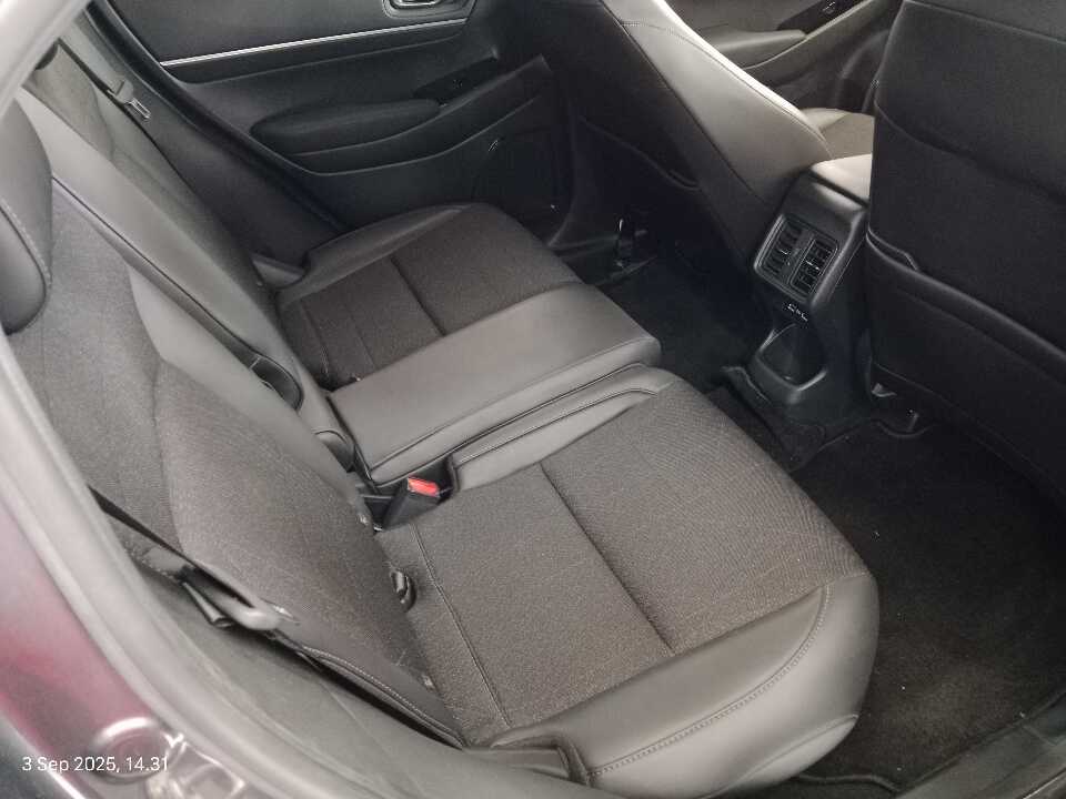 Foto Mobil Bekas Kabin Belakang Honda HR-V 1.5 SE tahun 2023